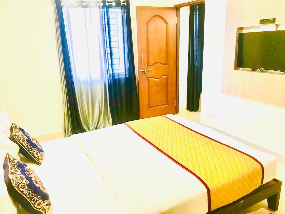 Hotel Half Moon Chennai Exterior photo