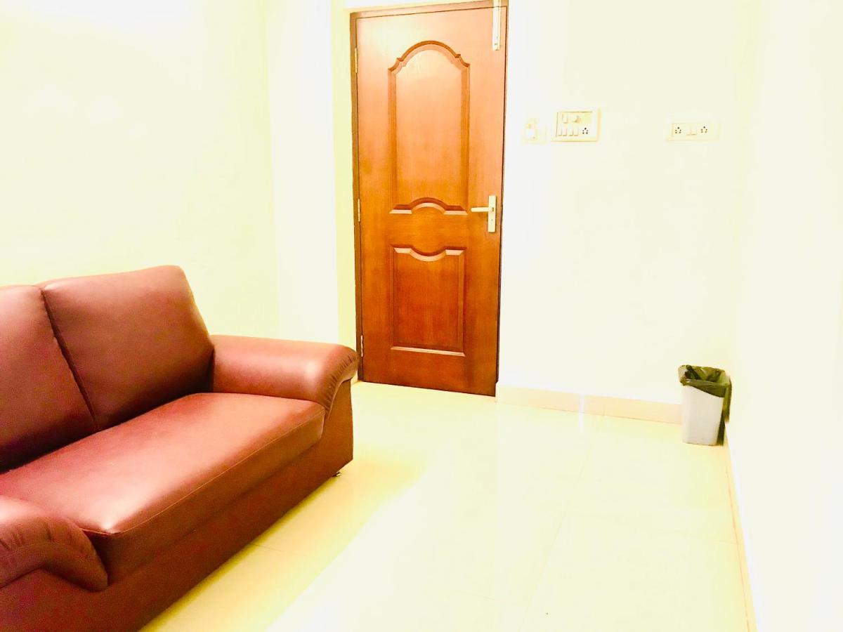 Hotel Half Moon Chennai Exterior photo