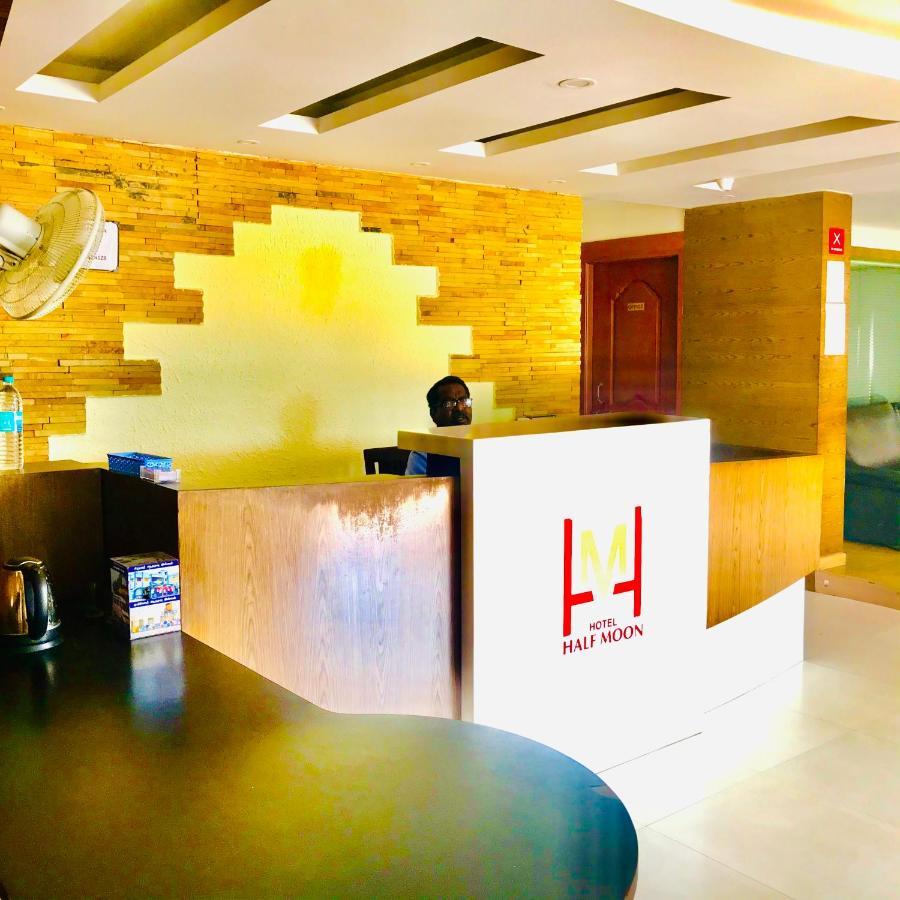 Hotel Half Moon Chennai Exterior photo