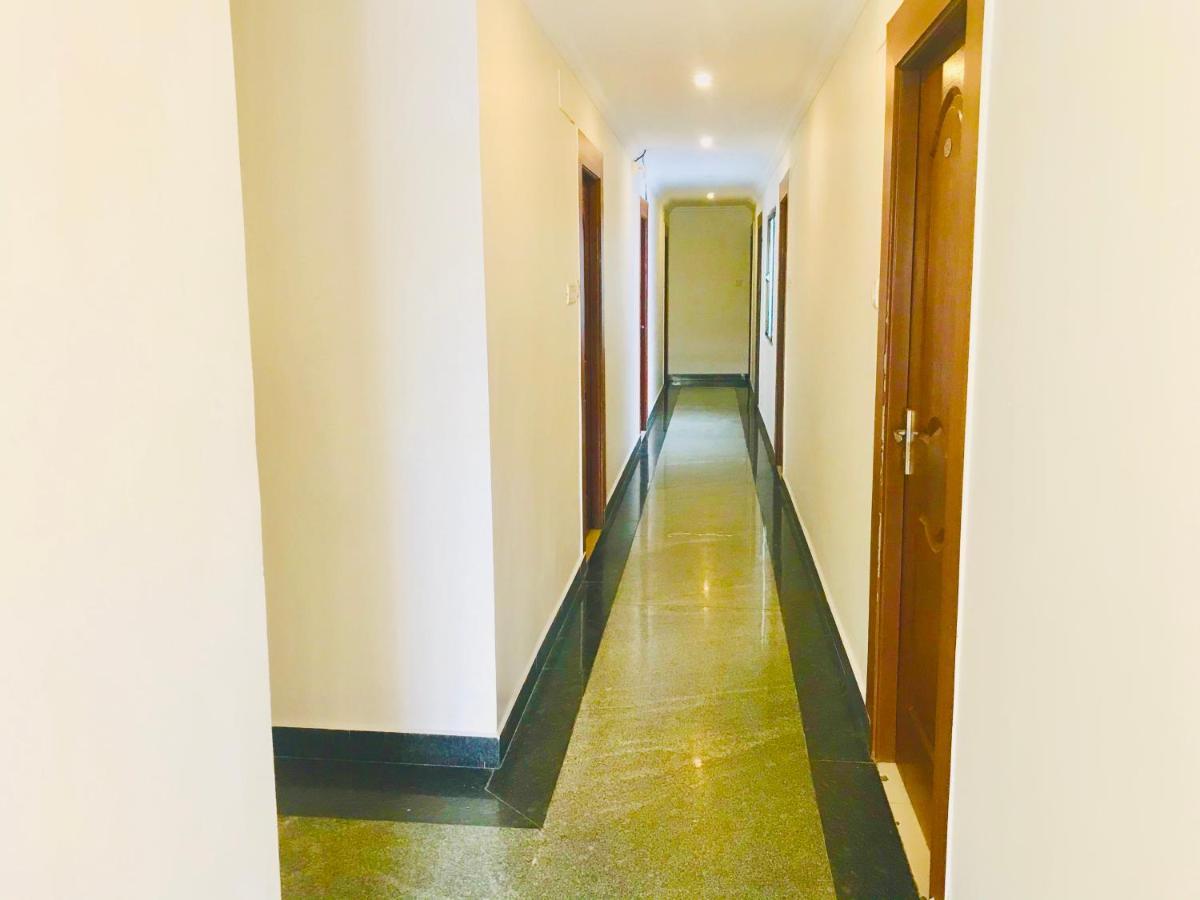 Hotel Half Moon Chennai Exterior photo